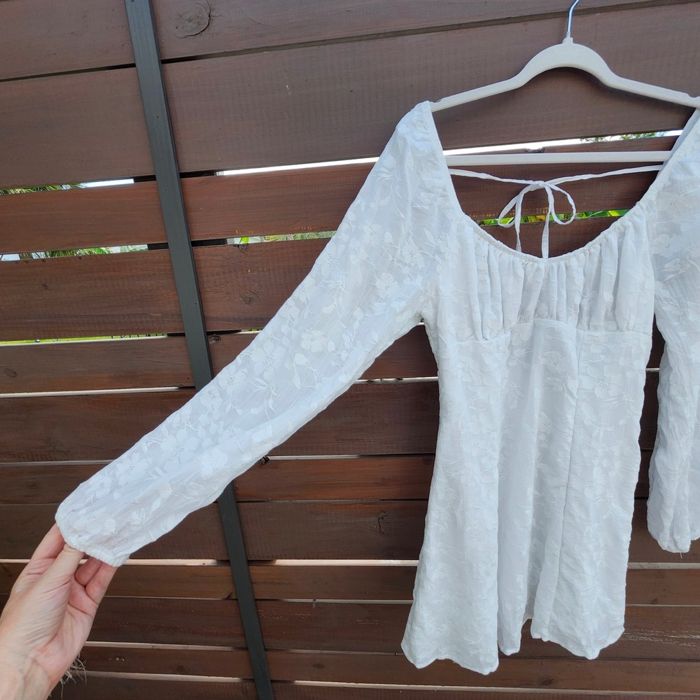 Wild Fable White Textured Mini Dress Open Back‎ Long Sleeve Size M - Picture 2 of 9